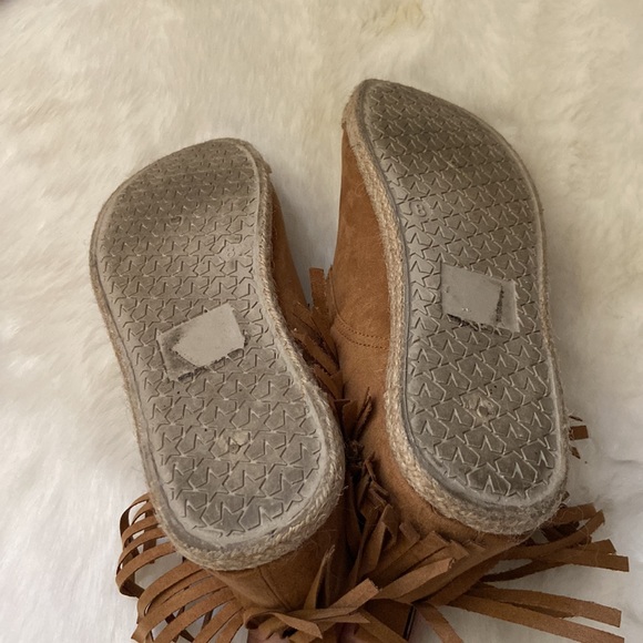 GUC Cognac fringe accent lace-up sneaker in size 8 - Picture 7 of 7